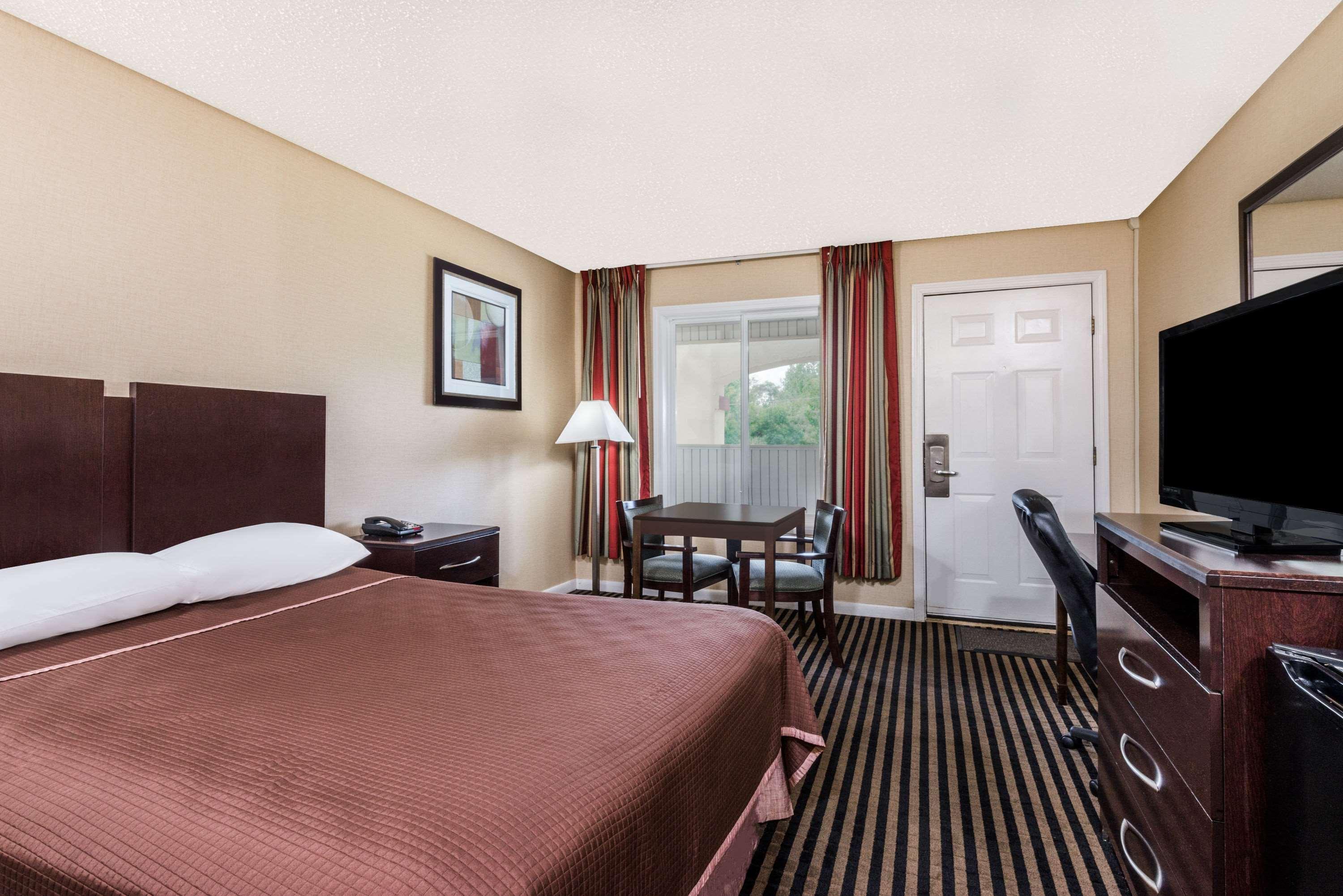 Howard Johnson By Wyndham Rocky Hill Exterior foto