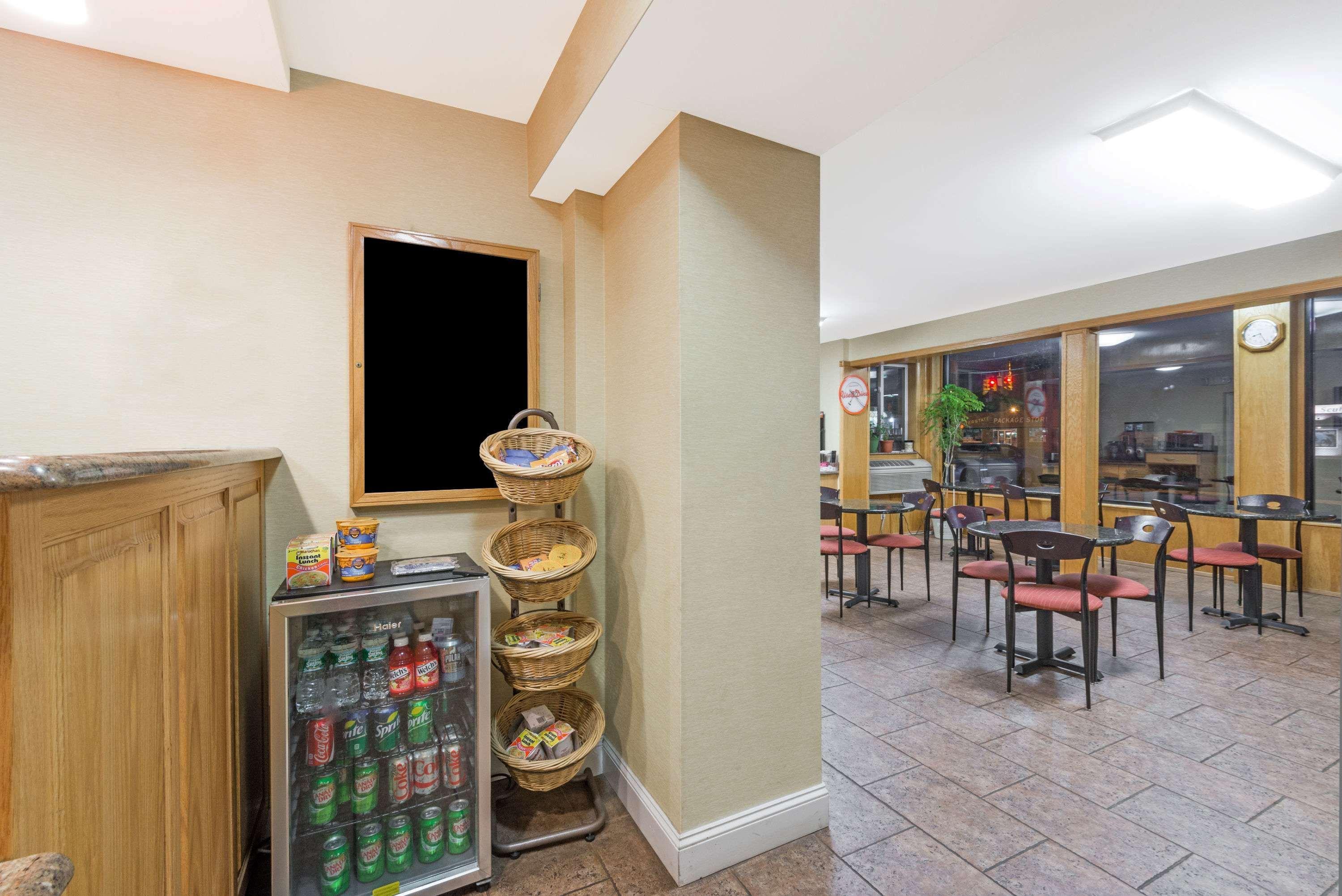 Howard Johnson By Wyndham Rocky Hill Exterior foto