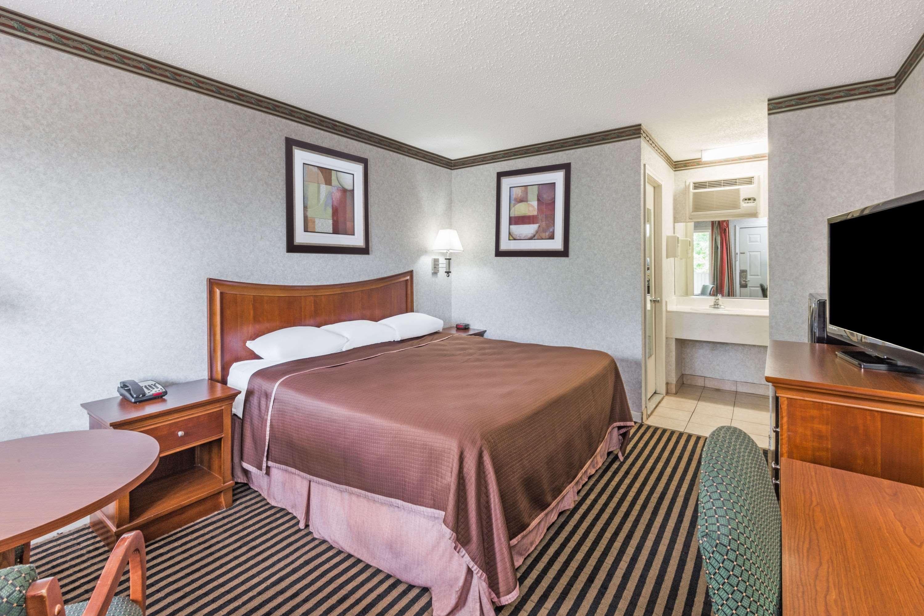 Howard Johnson By Wyndham Rocky Hill Exterior foto